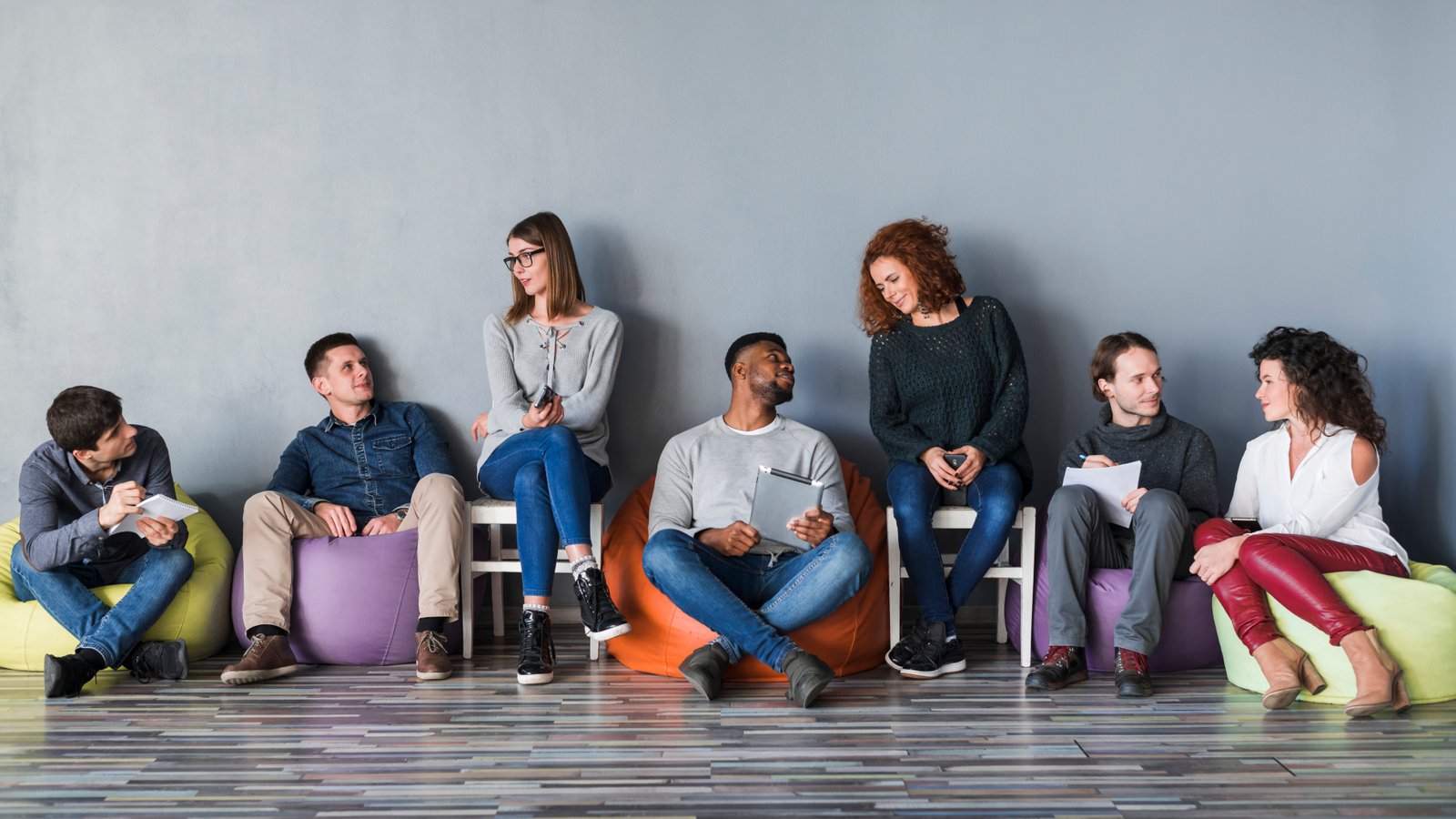 Grupo de trabajadores en un taller de PsicoNexus
